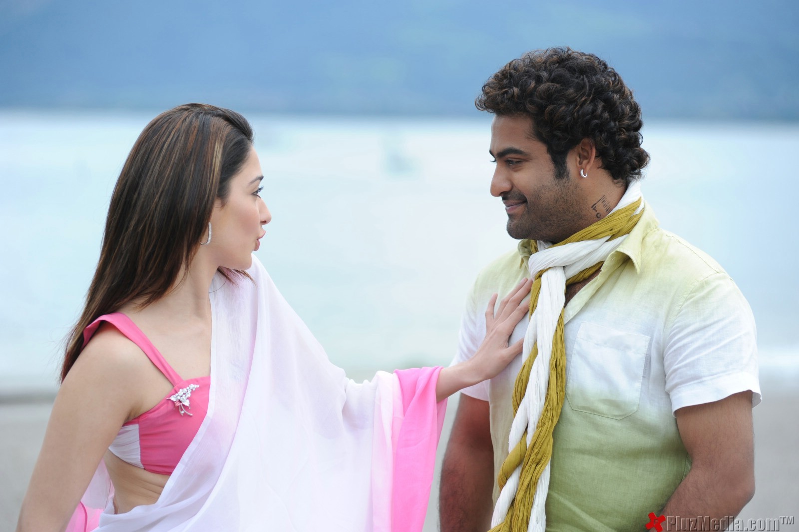 Jr.NTR and Tamanna's Oosaravelli New Stills | Picture 90504